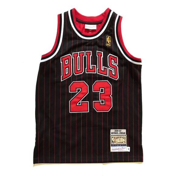 Mitchell & Ness Michael Jordan Chicago Bulls Basketball Jersey M 10 12 96 97 - Picture 13 of 13